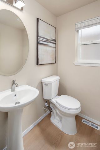 22521 SE 267th St, Maple Valley, WA 98038