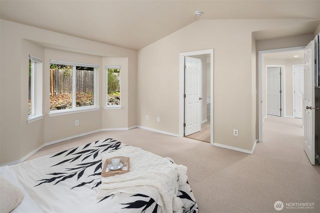22521 SE 267th St, Maple Valley, WA 98038
