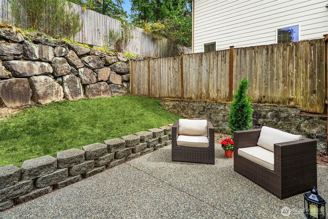 22521 SE 267th St, Maple Valley, WA 98038