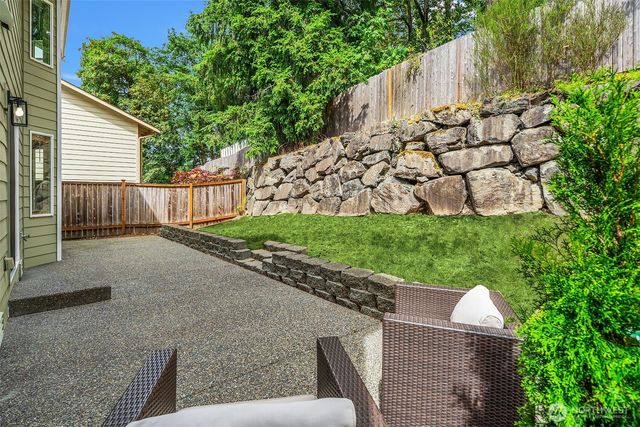 22521 SE 267th St, Maple Valley, WA 98038