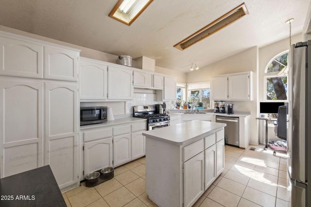 24975 N NAPLES Street, Paulden, AZ 86334