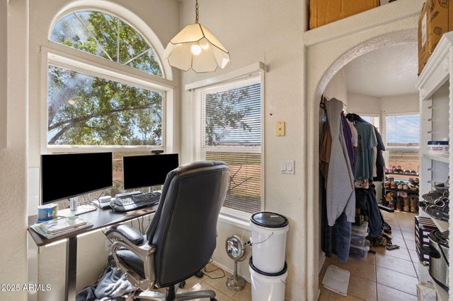 24975 N NAPLES Street, Paulden, AZ 86334