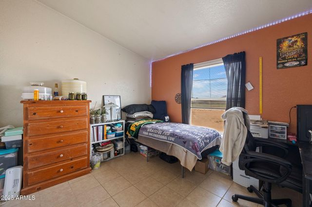 24975 N NAPLES Street, Paulden, AZ 86334