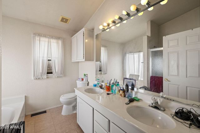 24975 N NAPLES Street, Paulden, AZ 86334