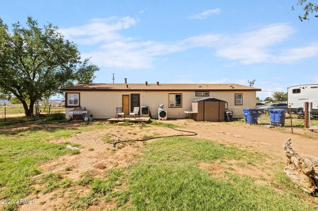 24975 N NAPLES Street, Paulden, AZ 86334