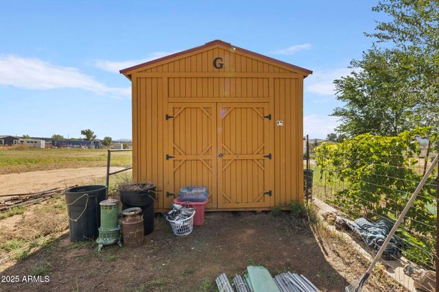 24975 N NAPLES Street, Paulden, AZ 86334