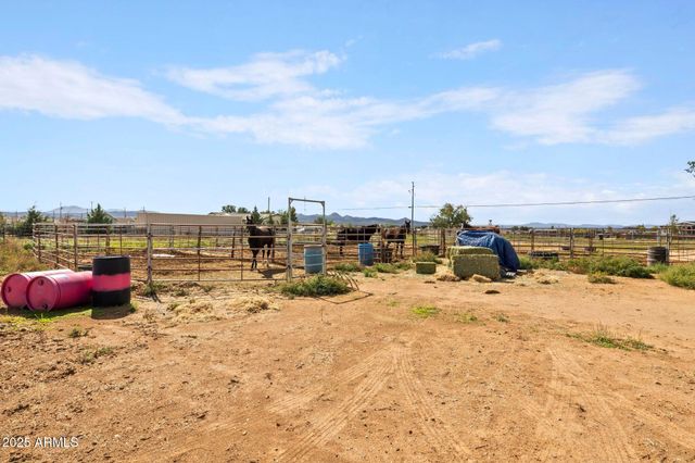 24975 N NAPLES Street, Paulden, AZ 86334