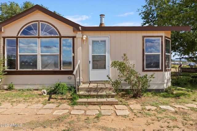 24975 N NAPLES Street, Paulden, AZ 86334