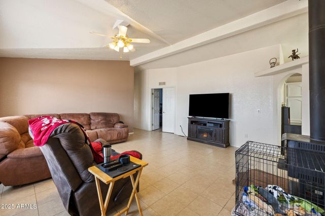 24975 N NAPLES Street, Paulden, AZ 86334