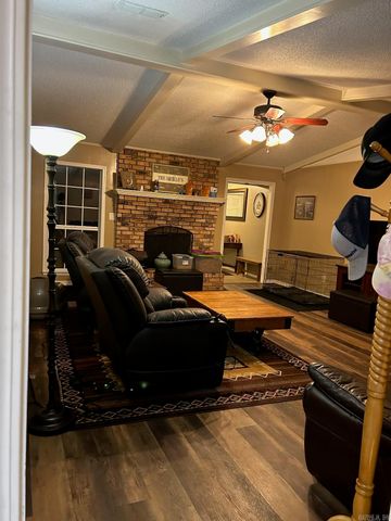 1406 Wildwood Drive, Nashville, AR 71852