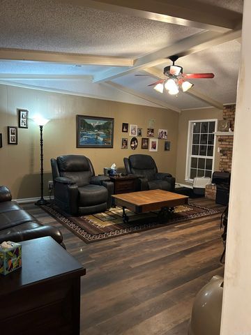 1406 Wildwood Drive, Nashville, AR 71852