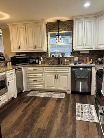 1406 Wildwood Drive, Nashville, AR 71852