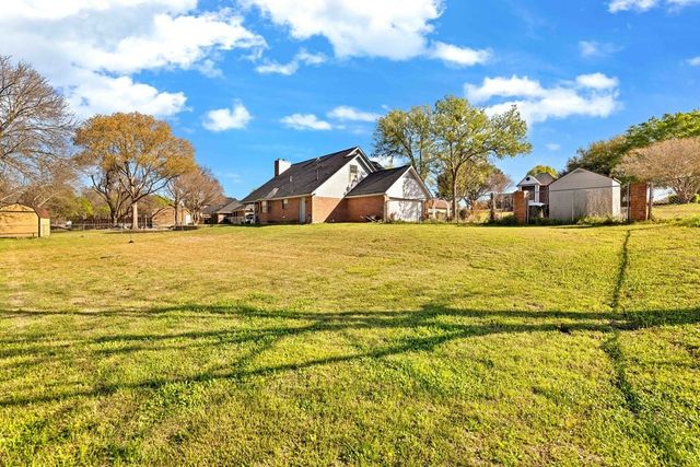 151 Buffalo Creek Drive, Crandall, TX 75114