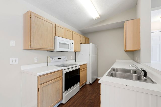 8658 S Bridge Dr Apt L, Surfside Beach, SC 29575