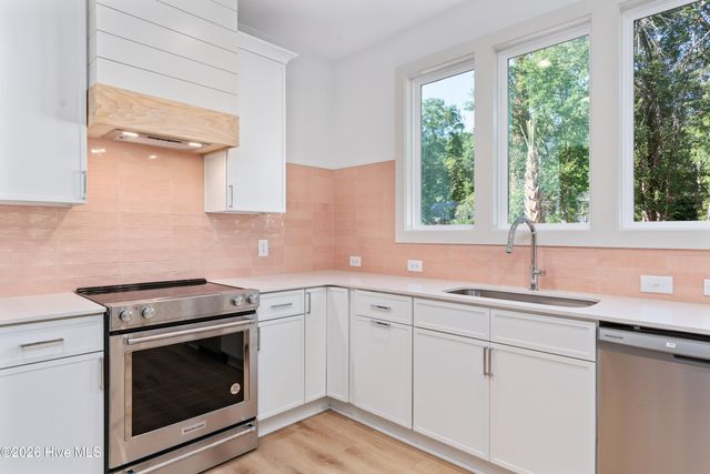 1106 Tree Canopy Way, Wilmington, NC 28403