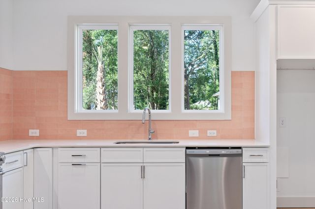 1106 Tree Canopy Way, Wilmington, NC 28403