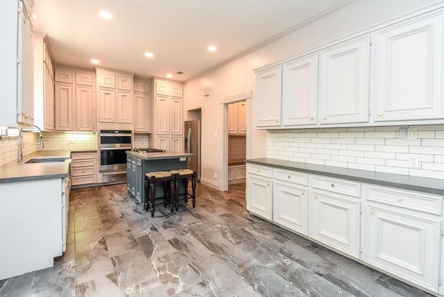 1601 Nantucket Drive A, Houston, TX 77057