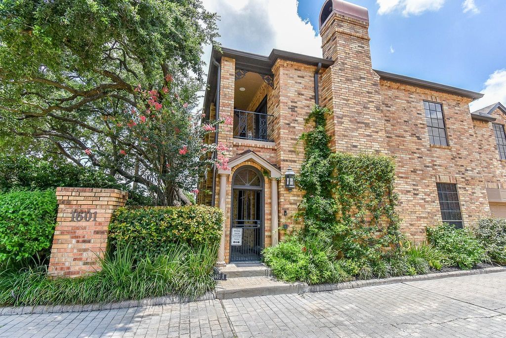 1601 Nantucket Drive A, Houston, TX 77057