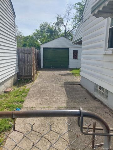 8666 Patton Street, Detroit, MI 48228