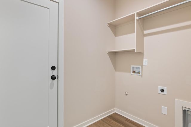 2453 W MacArthur Ct, Wichita, KS 67217