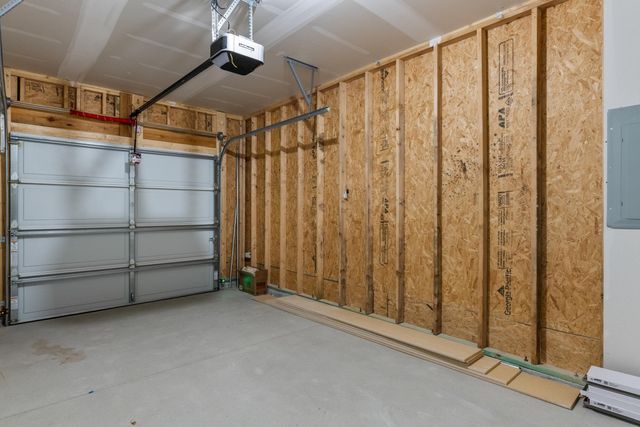 2453 W MacArthur Ct, Wichita, KS 67217