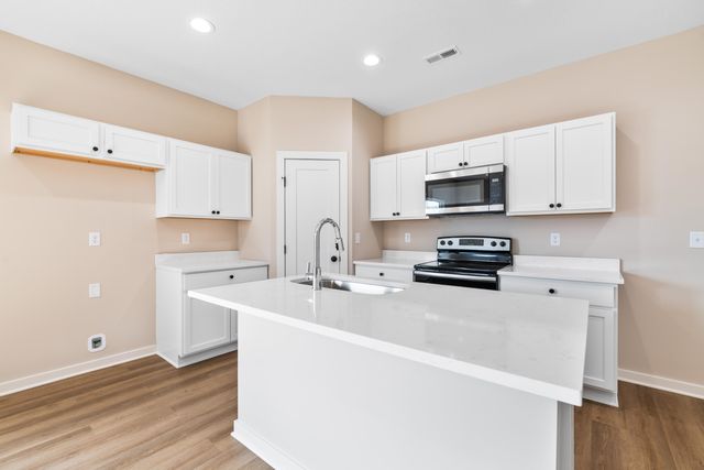 2453 W MacArthur Ct, Wichita, KS 67217