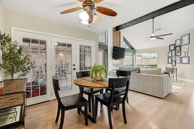 1922 Pepper Hill Way, Houston, TX 77058