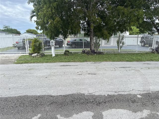 20515 NW 45th Ave, Miami Gardens, FL 33055