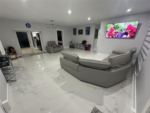 20515 NW 45th Ave, Miami Gardens, FL 33055
