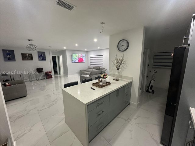 20515 NW 45th Ave, Miami Gardens, FL 33055