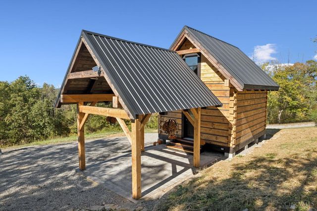 917 Logans Lane, West Union, OH 45693