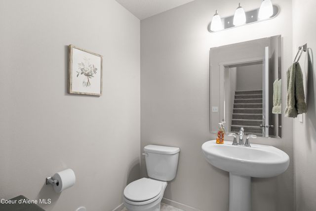 9785 N Berkshire ST, Hayden, ID 83835