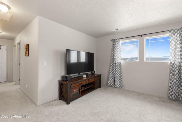 9785 N Berkshire ST, Hayden, ID 83835