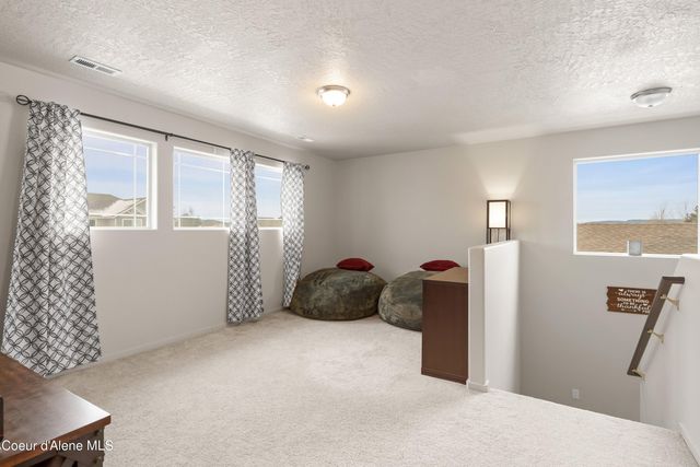 9785 N Berkshire ST, Hayden, ID 83835