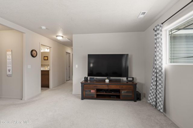 9785 N Berkshire ST, Hayden, ID 83835