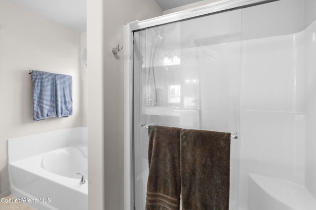 9785 N Berkshire ST, Hayden, ID 83835