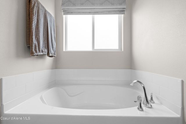 9785 N Berkshire ST, Hayden, ID 83835