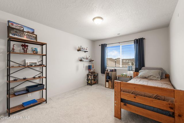 9785 N Berkshire ST, Hayden, ID 83835