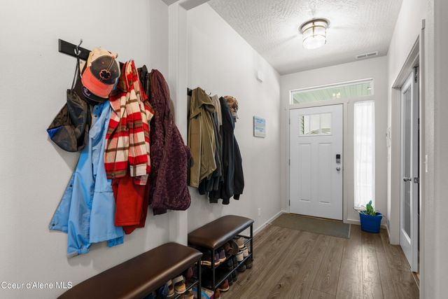 9785 N Berkshire ST, Hayden, ID 83835