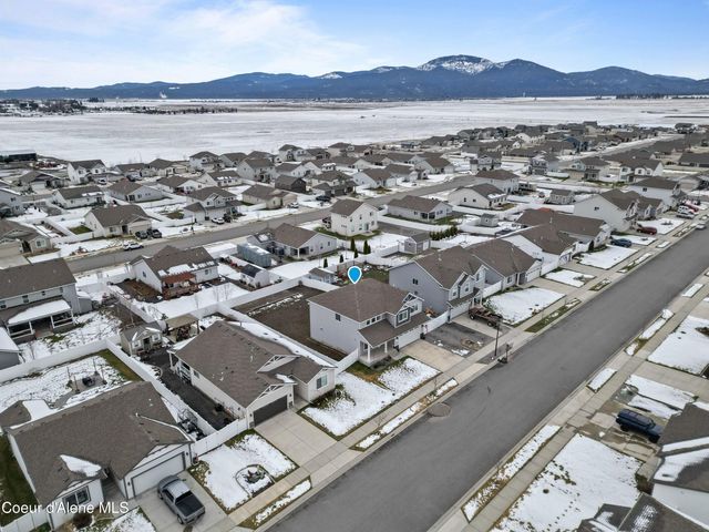 9785 N Berkshire ST, Hayden, ID 83835