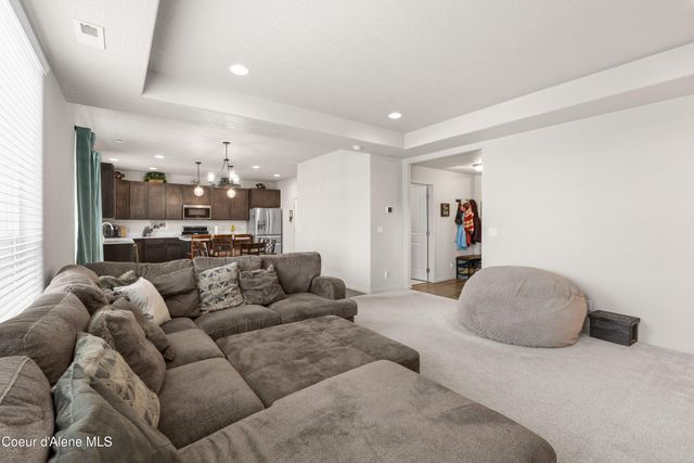 9785 N Berkshire ST, Hayden, ID 83835