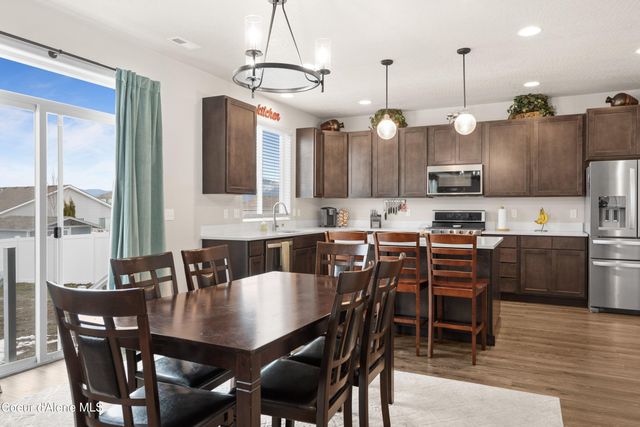 9785 N Berkshire ST, Hayden, ID 83835