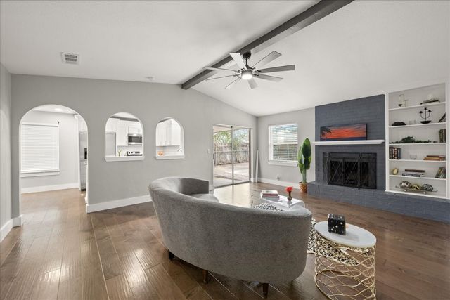 1405 Timberline Drive, Benbrook, TX 76126