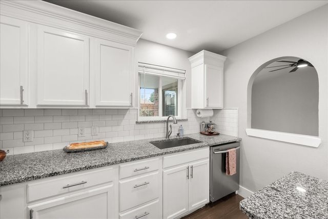 1405 Timberline Drive, Benbrook, TX 76126