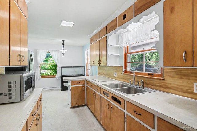 4270 Shattuck Road, Saginaw, MI 48603