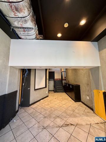 534 Kearny Avenue STORE RIGHT, Kearny, NJ 07032