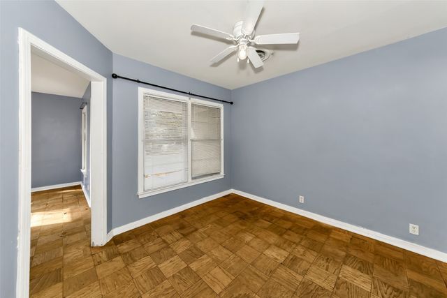 908 Yale Street, River Oaks, TX 76114