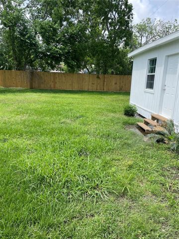 1701 Utah Street, Baytown, TX 77520