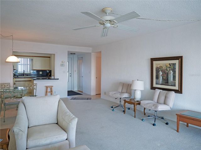 7000 BEACH PLAZA 202, St Pete Beach, FL 33706