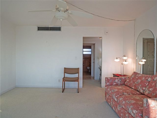 7000 BEACH PLAZA 202, St Pete Beach, FL 33706
